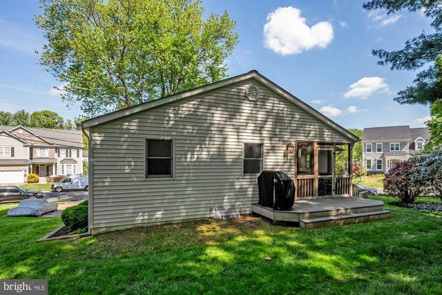 1109 HILLCREST DR SW, Vienna, VA 22180