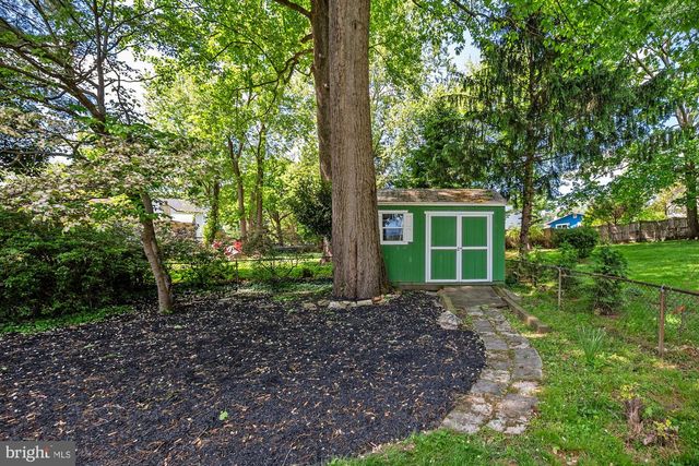 1109 HILLCREST DR SW, Vienna, VA 22180