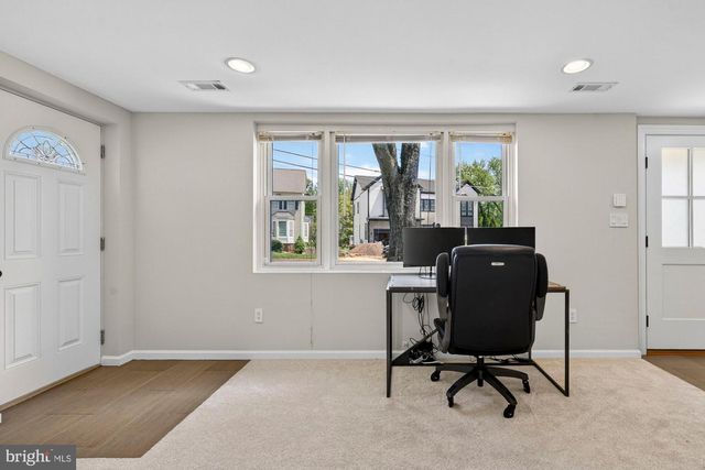 1109 HILLCREST DR SW, Vienna, VA 22180