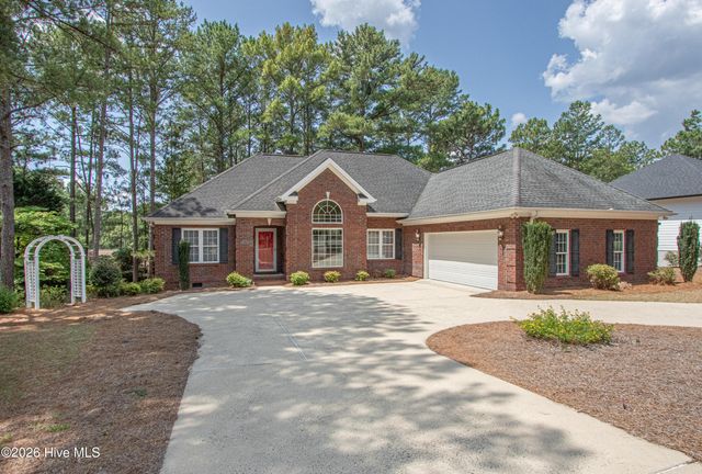 170 Pine Vista Drive, Pinehurst, NC 28374