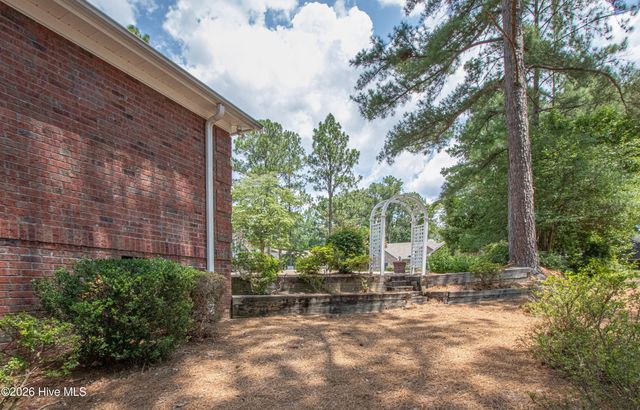 170 Pine Vista Drive, Pinehurst, NC 28374