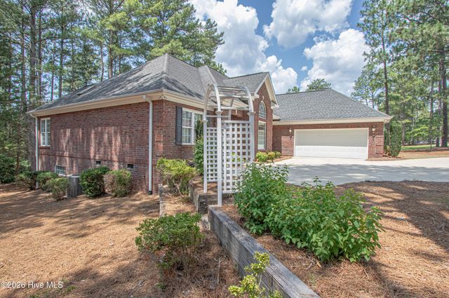 170 Pine Vista Drive, Pinehurst, NC 28374