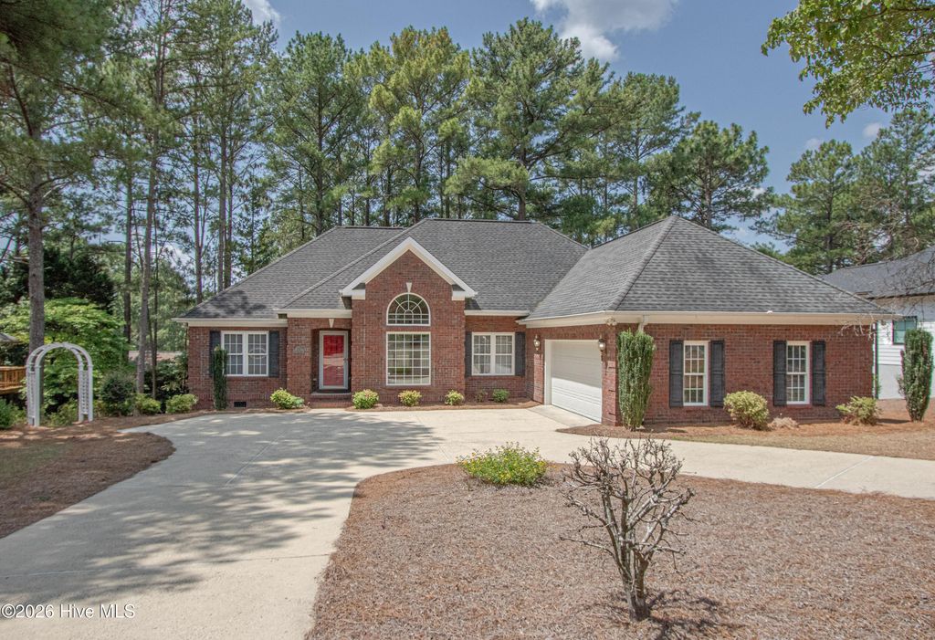 170 Pine Vista Drive, Pinehurst, NC 28374