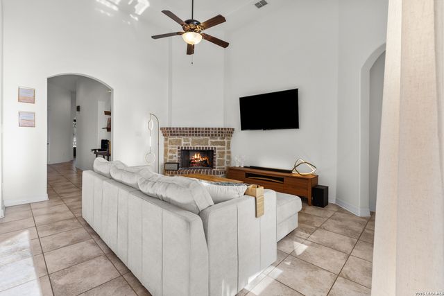 7626 HAYS HL, San Antonio, TX 78256