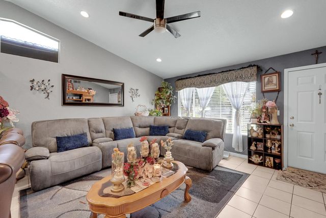 817 N Central Ave, Modesto, CA 95351