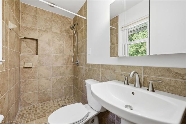 7106 Waterbury Drive, High Point, NC 27263