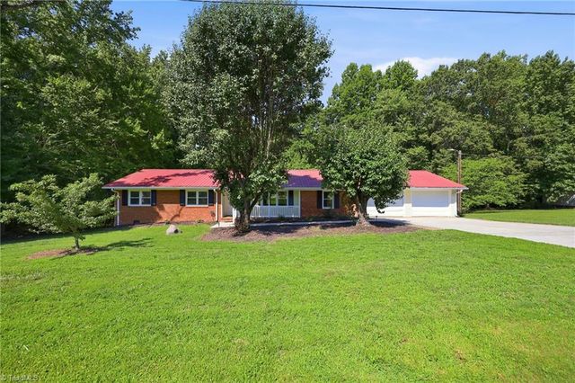 7106 Waterbury Drive, High Point, NC 27263