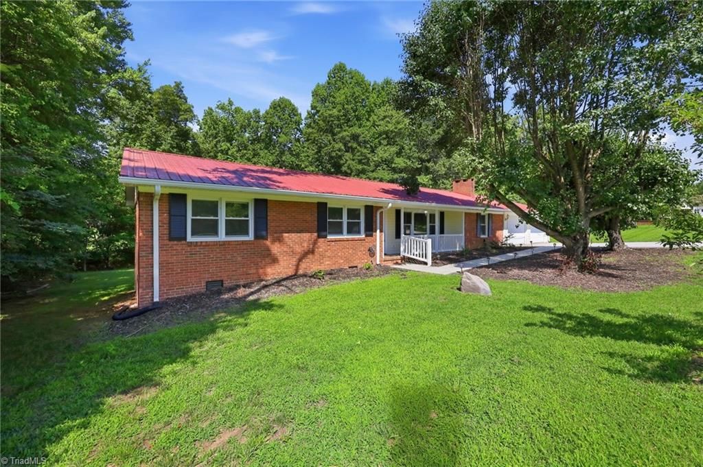 7106 Waterbury Drive, High Point, NC 27263