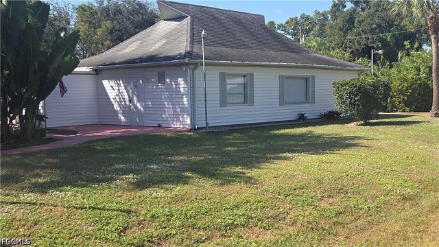 1422 Tropic TER, North Fort Myers, FL 33903