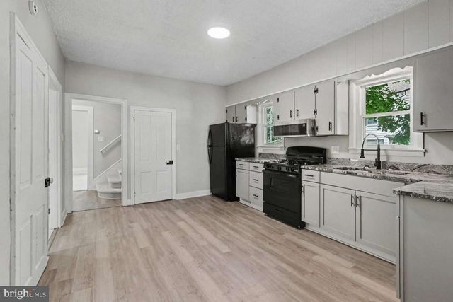 745 E WASHINGTON STREET, Chambersburg, PA 17201