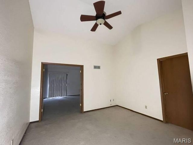 2074 Duclair Parkway, St Charles, MO 63303