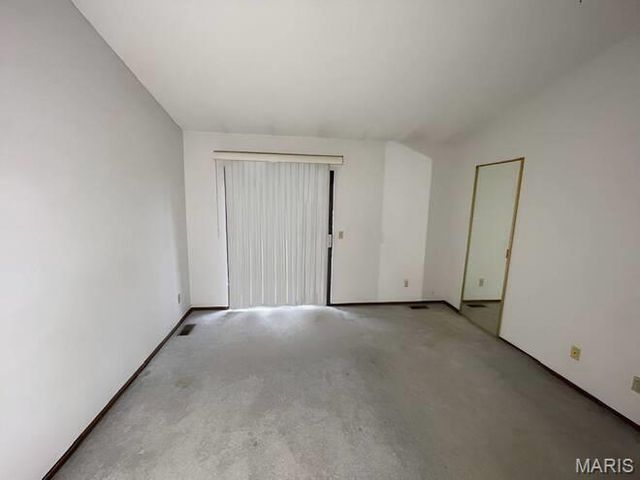 2074 Duclair Parkway, St Charles, MO 63303