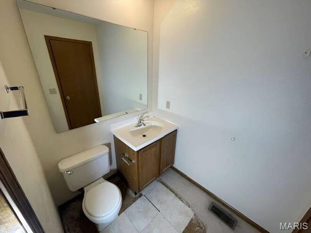 2074 Duclair Parkway, St Charles, MO 63303