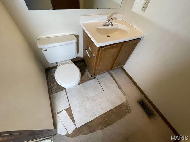 2074 Duclair Parkway, St Charles, MO 63303