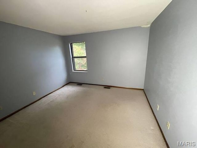 2074 Duclair Parkway, St Charles, MO 63303