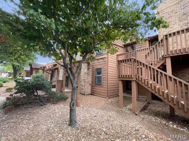 2074 Duclair Parkway, St Charles, MO 63303