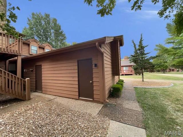 2074 Duclair Parkway, St Charles, MO 63303