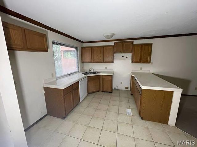 2074 Duclair Parkway, St Charles, MO 63303