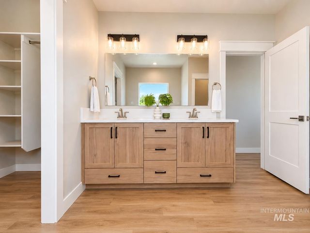 1110 S Recess Way, Kuna, ID 83634