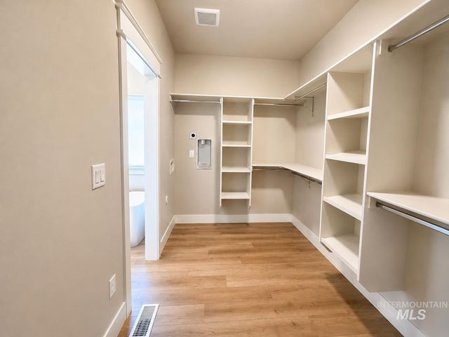 1110 S Recess Way, Kuna, ID 83634