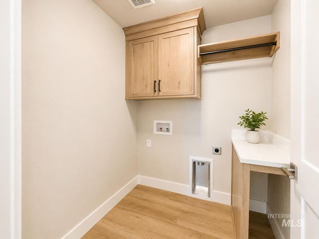 1110 S Recess Way, Kuna, ID 83634
