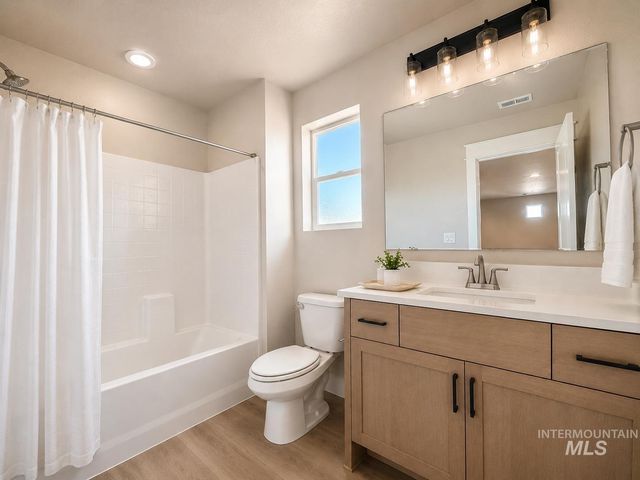1110 S Recess Way, Kuna, ID 83634