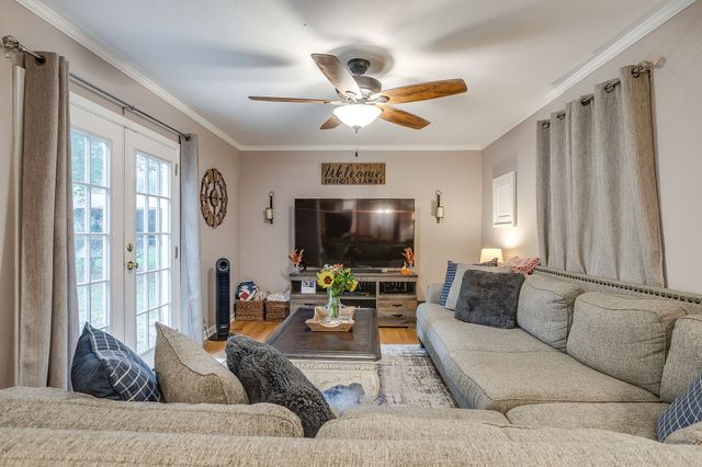 312 Gardenia Court, Burleson, TX 76028