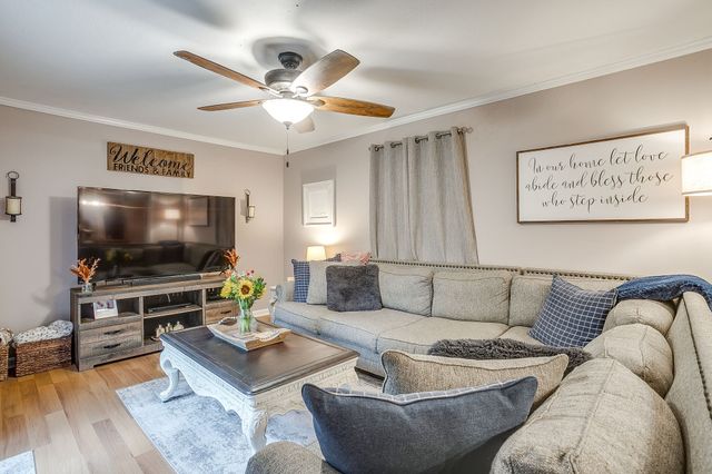 312 Gardenia Court, Burleson, TX 76028