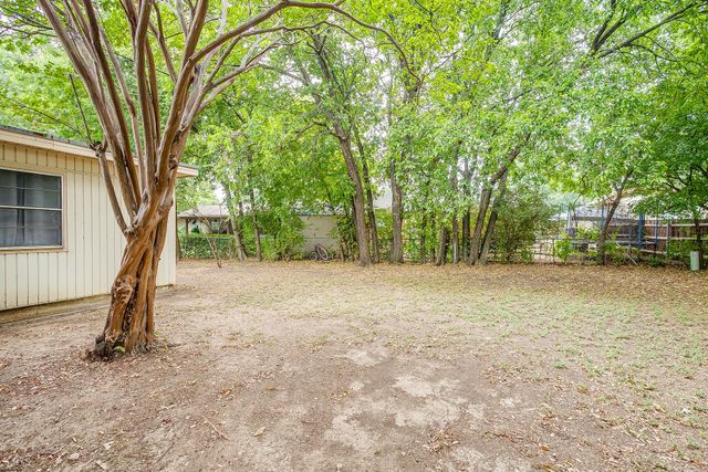 312 Gardenia Court, Burleson, TX 76028