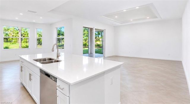 5651 Double Eagle CIR 4327, Ave Maria, FL 34142