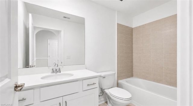 5651 Double Eagle CIR 4327, Ave Maria, FL 34142