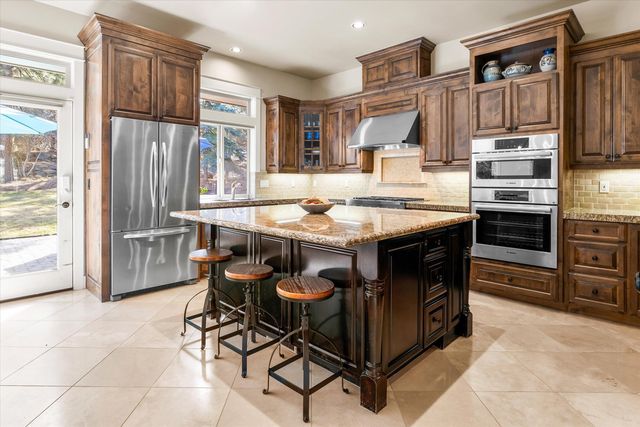 2589 NW Champion Circle, Bend, OR 97703