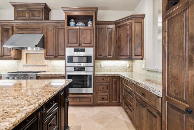 2589 NW Champion Circle, Bend, OR 97703