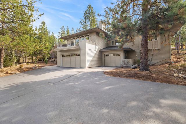 2589 NW Champion Circle, Bend, OR 97703