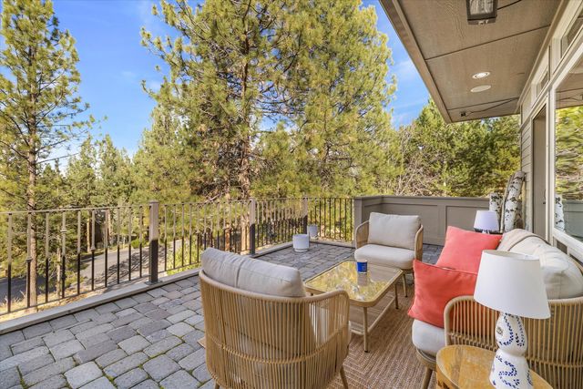 2589 NW Champion Circle, Bend, OR 97703