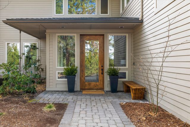 2589 NW Champion Circle, Bend, OR 97703