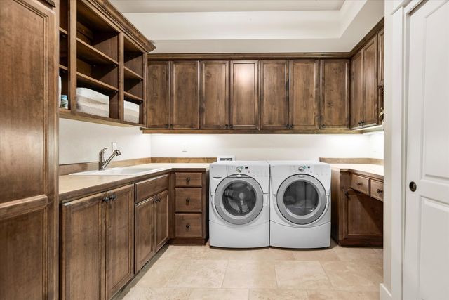 2589 NW Champion Circle, Bend, OR 97703