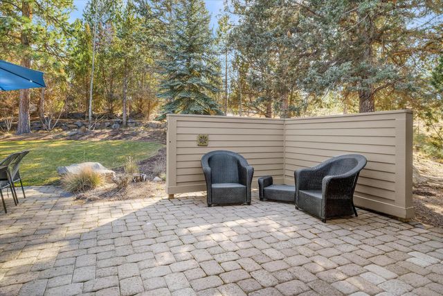 2589 NW Champion Circle, Bend, OR 97703