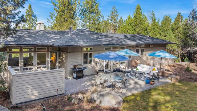 2589 NW Champion Circle, Bend, OR 97703