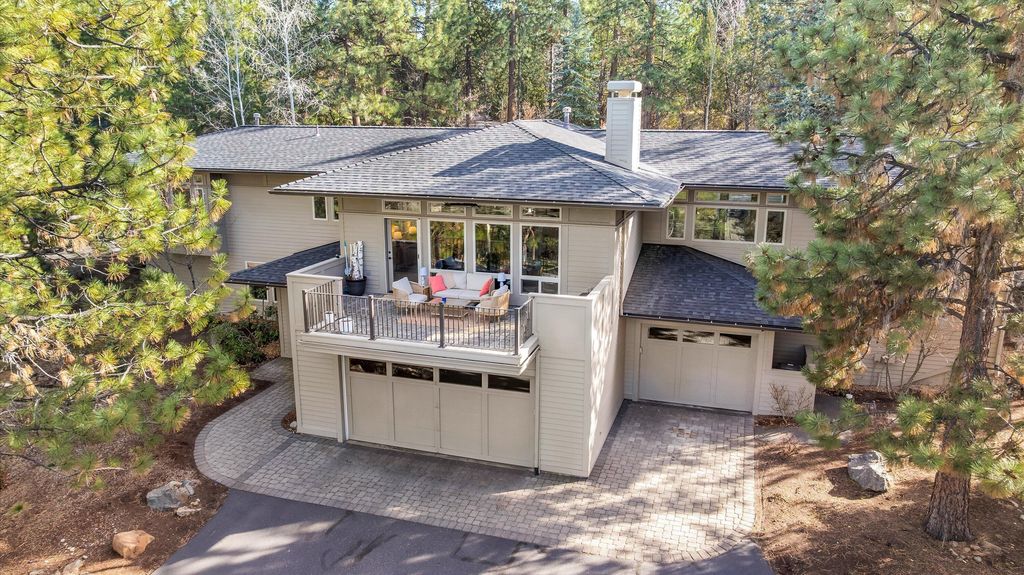 2589 NW Champion Circle, Bend, OR 97703