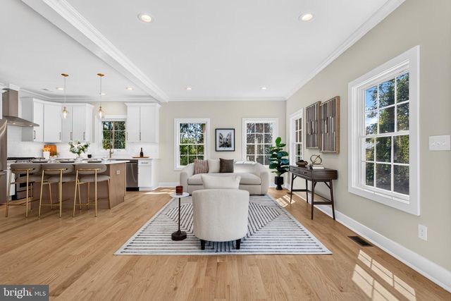 2A VOORHEES AVE, Hopewell, NJ 08525