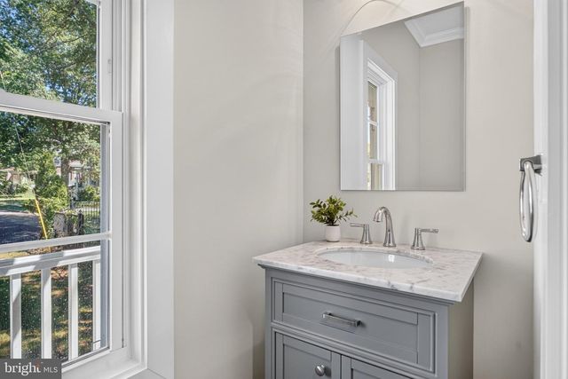 2A VOORHEES AVE, Hopewell, NJ 08525