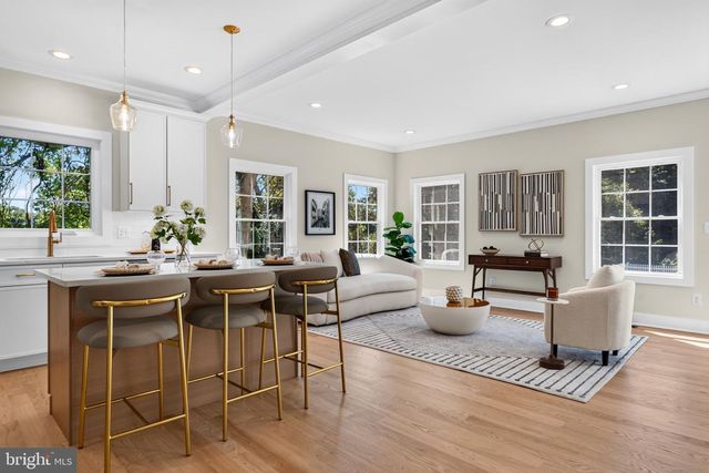 2A VOORHEES AVE, Hopewell, NJ 08525