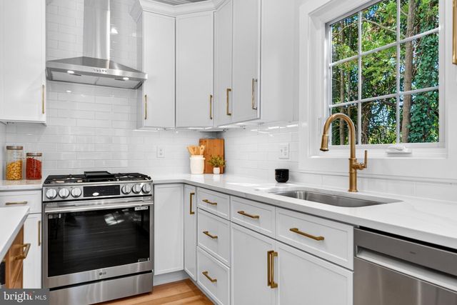 2A VOORHEES AVE, Hopewell, NJ 08525