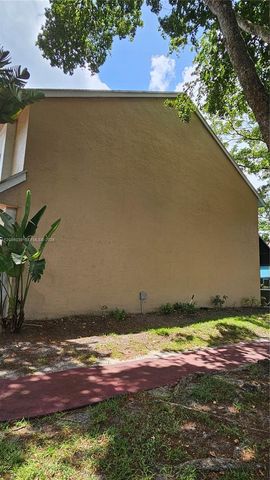 7252 Woodmont Avenue, Tamarac, FL 33321