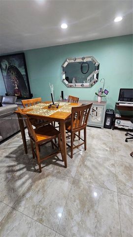 7252 Woodmont Avenue, Tamarac, FL 33321