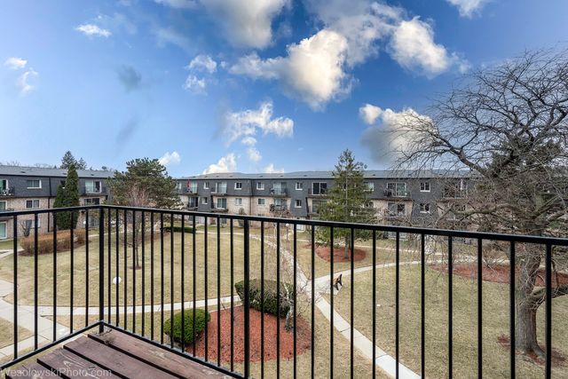 9448 BAY COLONY Drive 3S, Des Plaines, IL 60016