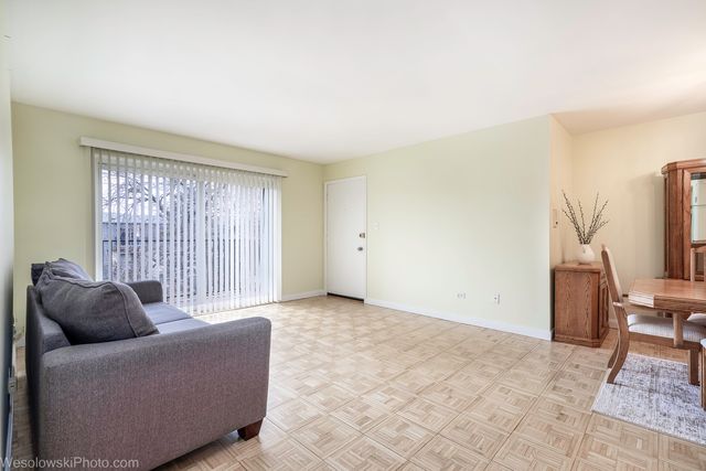 9448 BAY COLONY Drive 3S, Des Plaines, IL 60016