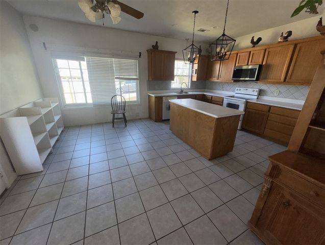2431 Pr 2010, Centerville, TX 75833