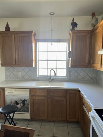 2431 Pr 2010, Centerville, TX 75833